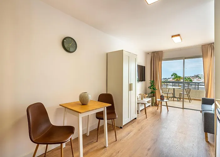 Luxury 2 Ocean View Wifi Free شقة *