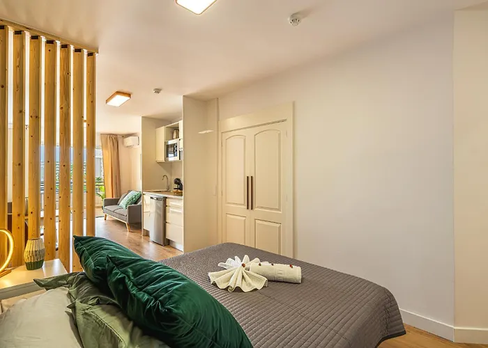 Luxury 2 Ocean View Wifi Free شقة أذيخي