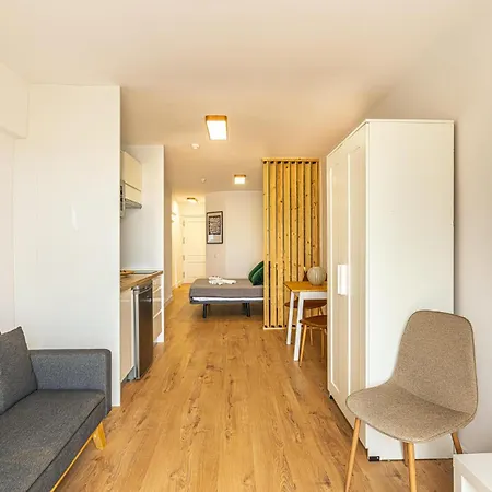 Luxury 2 Ocean View Wifi Free Apartment *