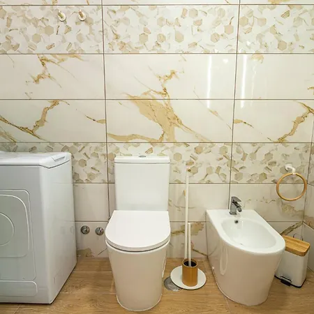 Luxury 2 Ocean View Wifi Free Apartment